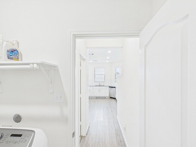 Building Photo - 15643 Fellswood Dr