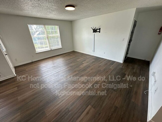 Building Photo - 300 Osage St