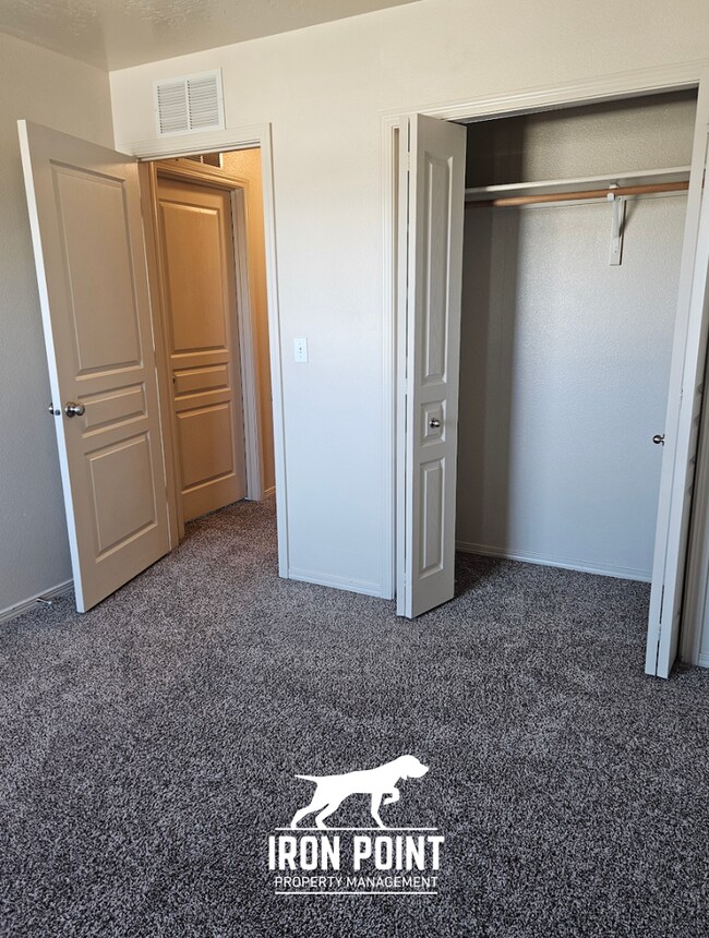 Building Photo - 1/2 off First Full Month! 3bed/2.5 bath ho...
