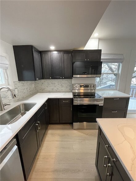 Building Photo - 107 Shoup St