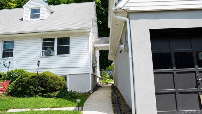 Building Photo - 206 Winthrop Ave