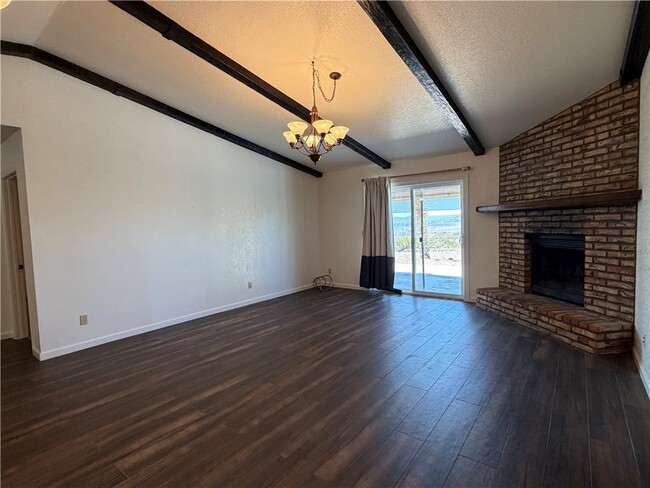 Building Photo - 883 Los Flores St