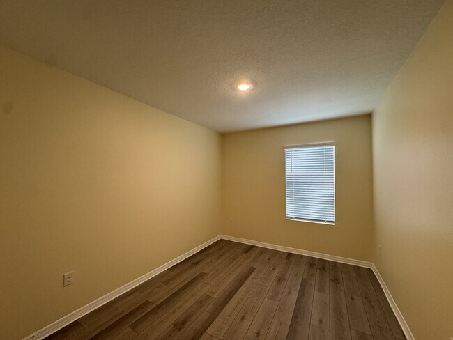 Building Photo - 32562 Canyonlands Dr