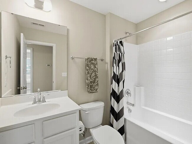 Building Photo - Lease OR Lease to Own