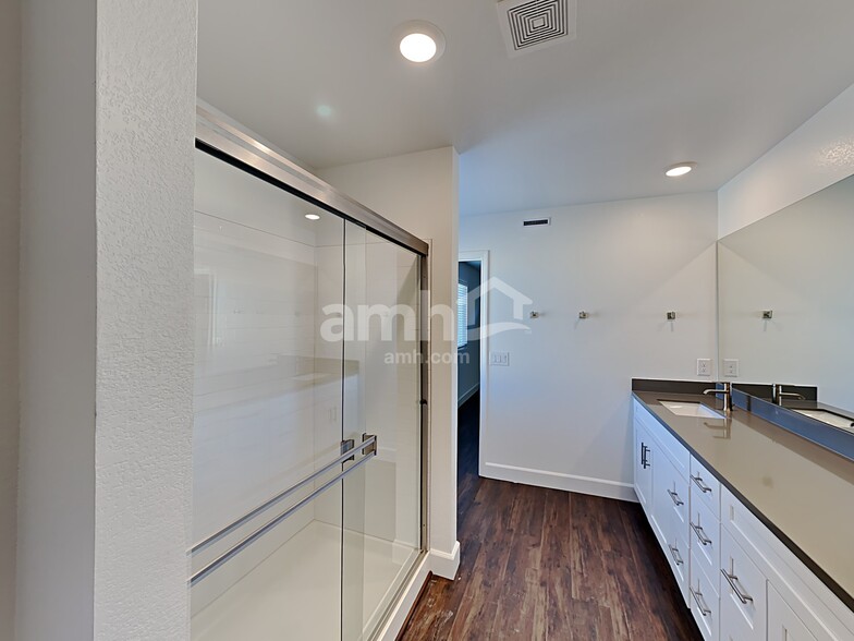 Building Photo - 4844 Blushing Star St