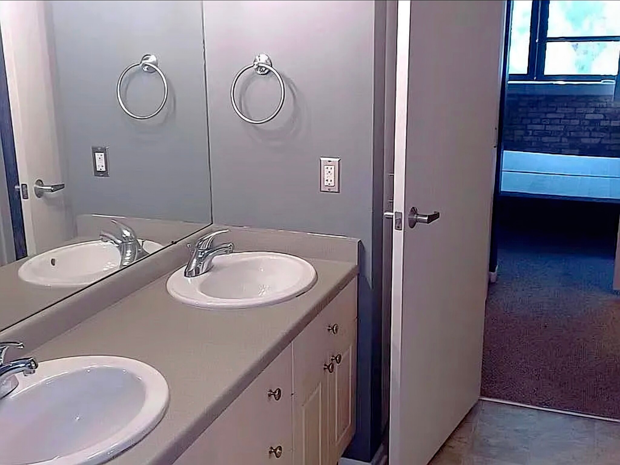 Dual sinks in bathroom - 1924 N Hubbard St