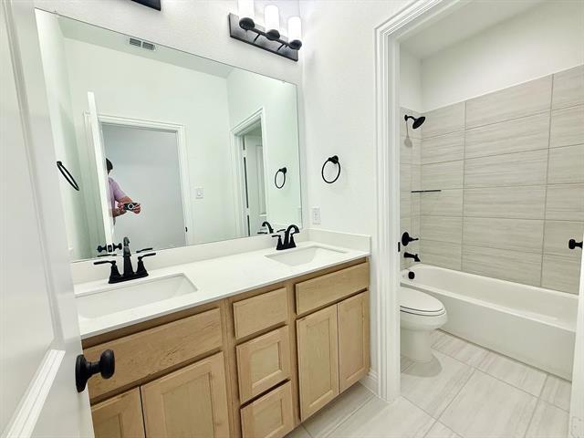 Building Photo - 2124 Rhodora Ave