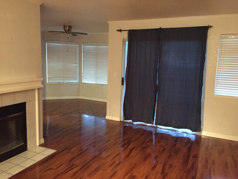 Building Photo - 2499 Alveswood Cir