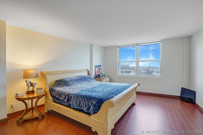 Building Photo - 2295 S Ocean Blvd