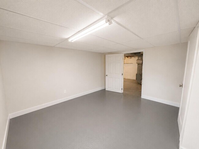 Building Photo - 5218 Fletcher St