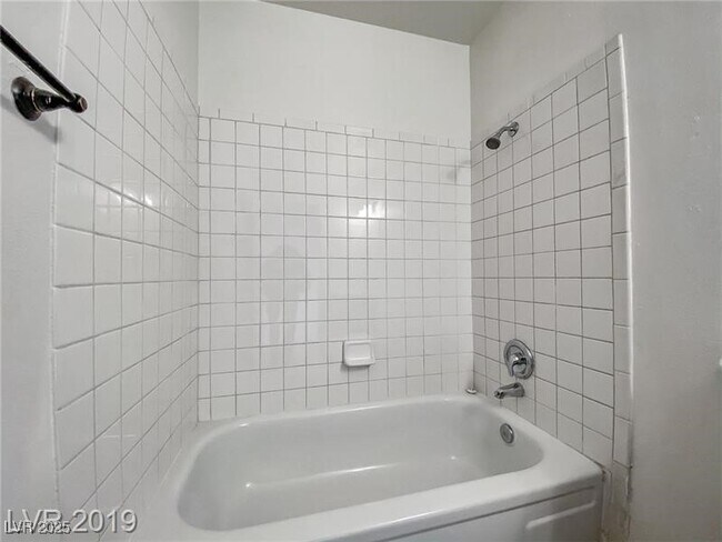 Building Photo - 4768 W Sand Creek Ave