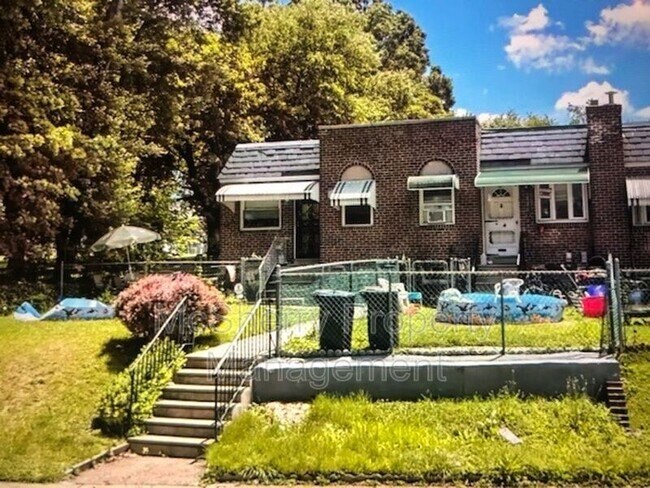 Primary Photo - 5911 Bustleton Ave