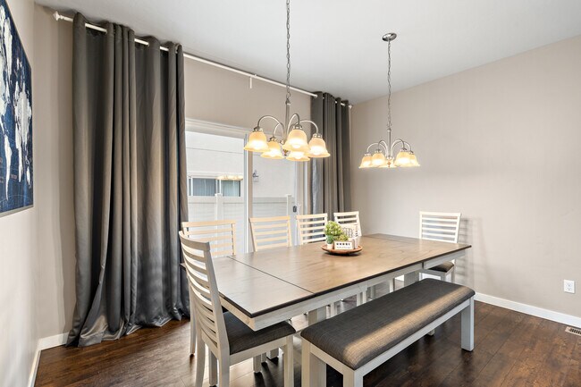 Building Photo - 2900 N Villere Ln