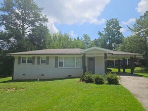 Building Photo - Renovated Marietta Brick Bungalow for Lease