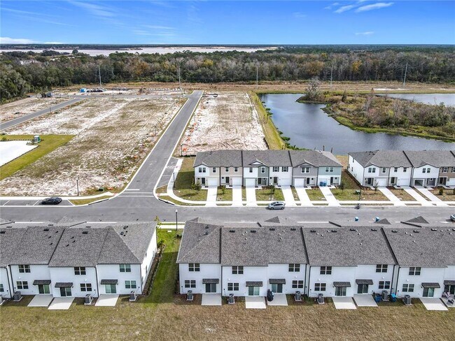 Building Photo - 3270 Vesara Dr