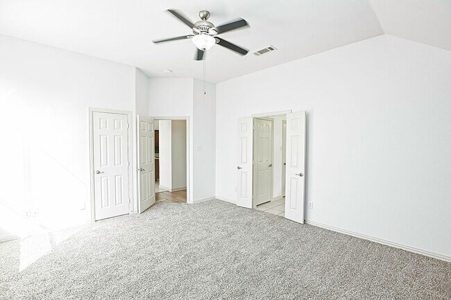Building Photo - 105 Galloping Trail