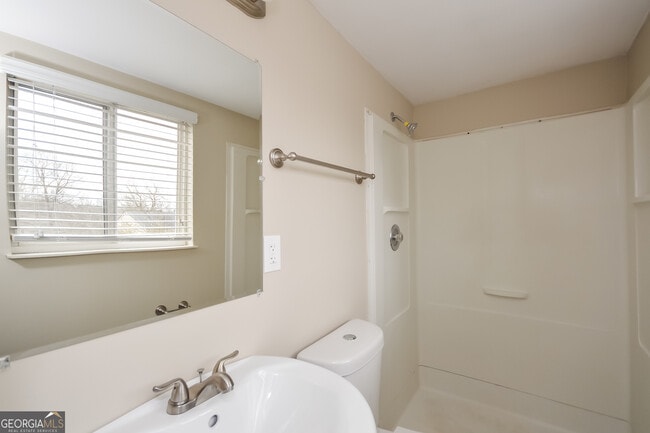 Building Photo - 2077 Raintree Pl