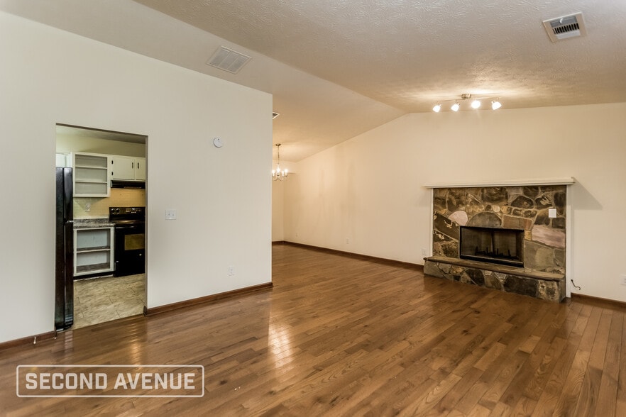 Building Photo - 2751 Tybee Dr NE