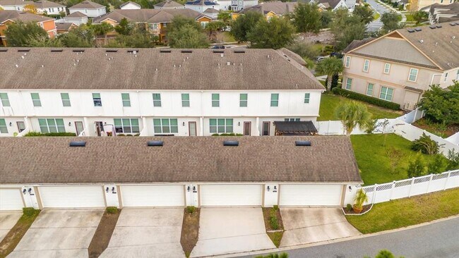 Building Photo - 15537 Honeybell Dr