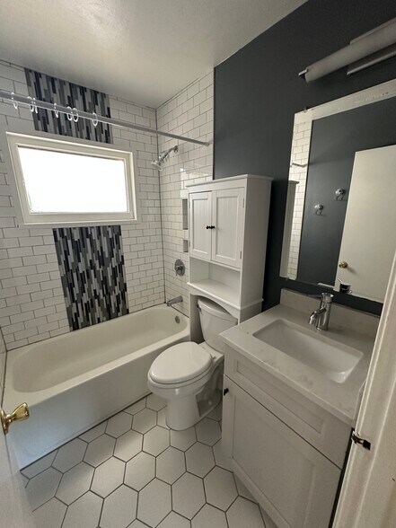 Building Photo - 296 Murray Hill Ave NE