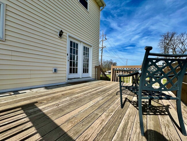 Building Photo - Fully Furnished Rental Property