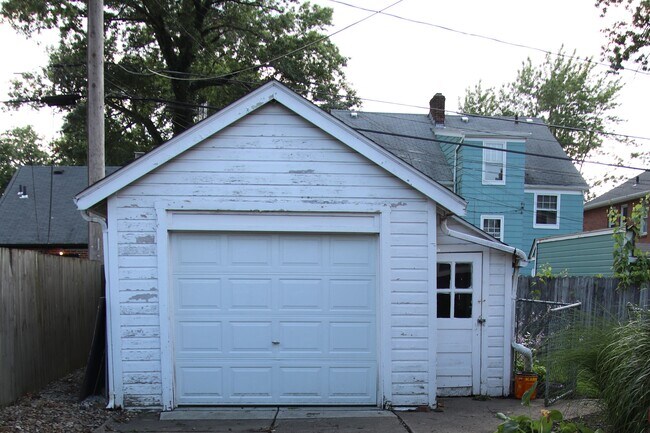 Building Photo - 2034 Warren Rd