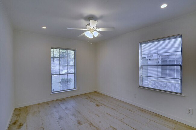 Building Photo - 1208 Shelley Ave