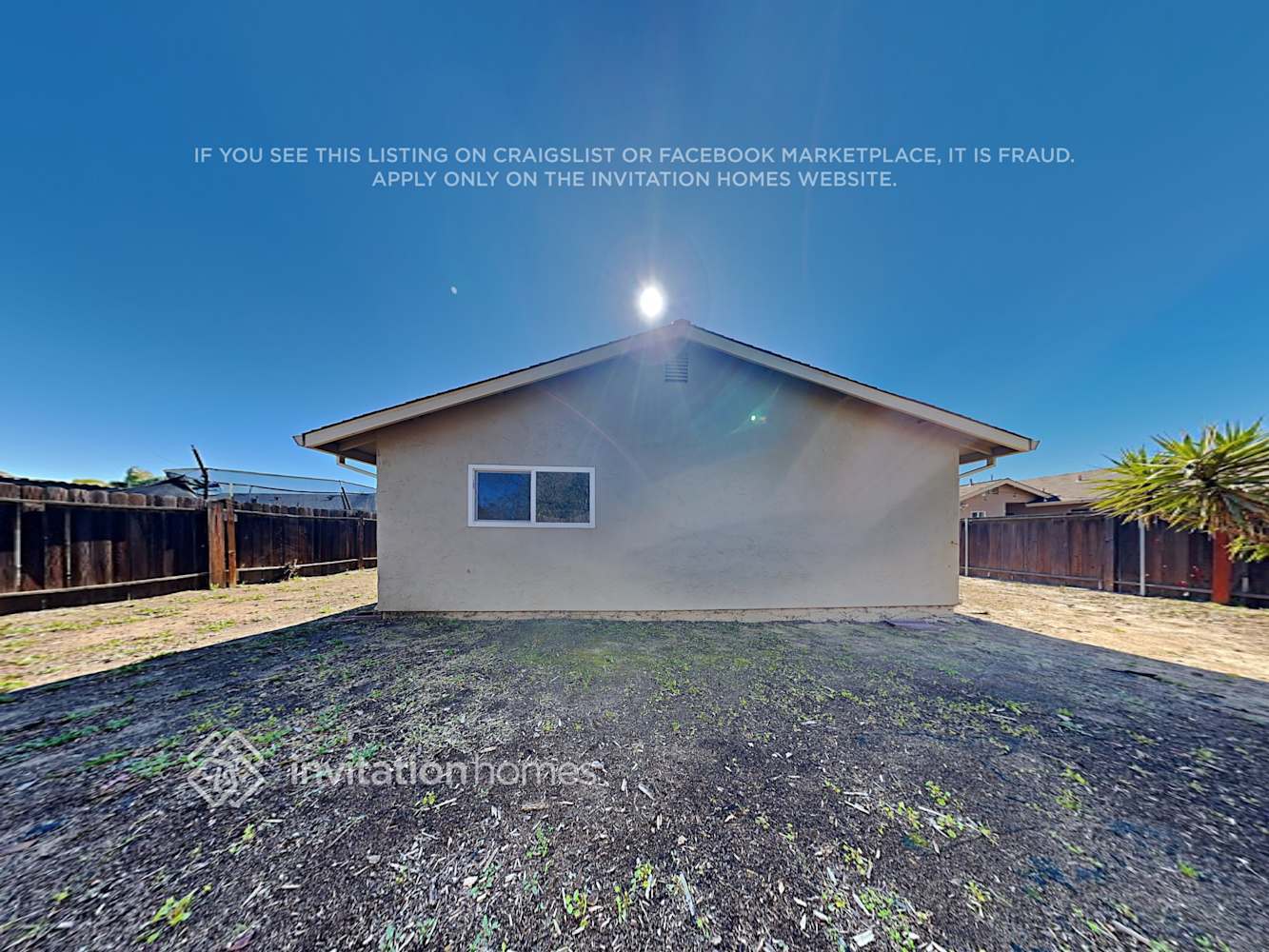 Building Photo - 1658 Ashwood Dr