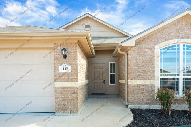 Building Photo - 1115 Roanoke Dr