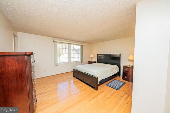 Building Photo - 1803 E Beech Rd