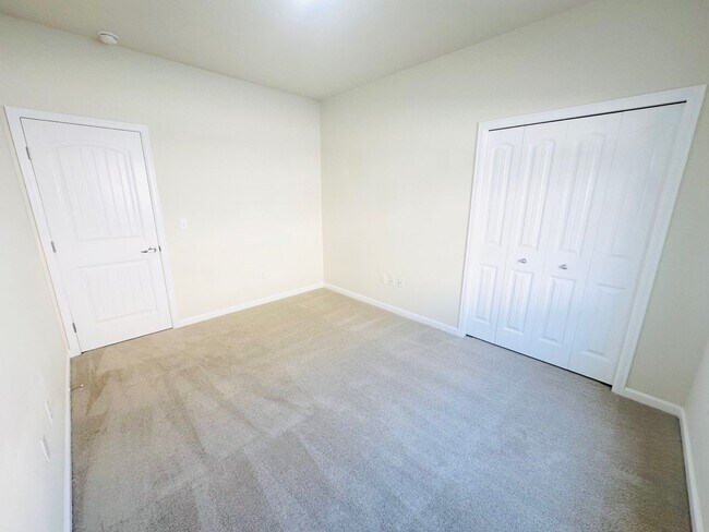 Building Photo - Exceptionally maintained Single level 3 bedroom home available soon!