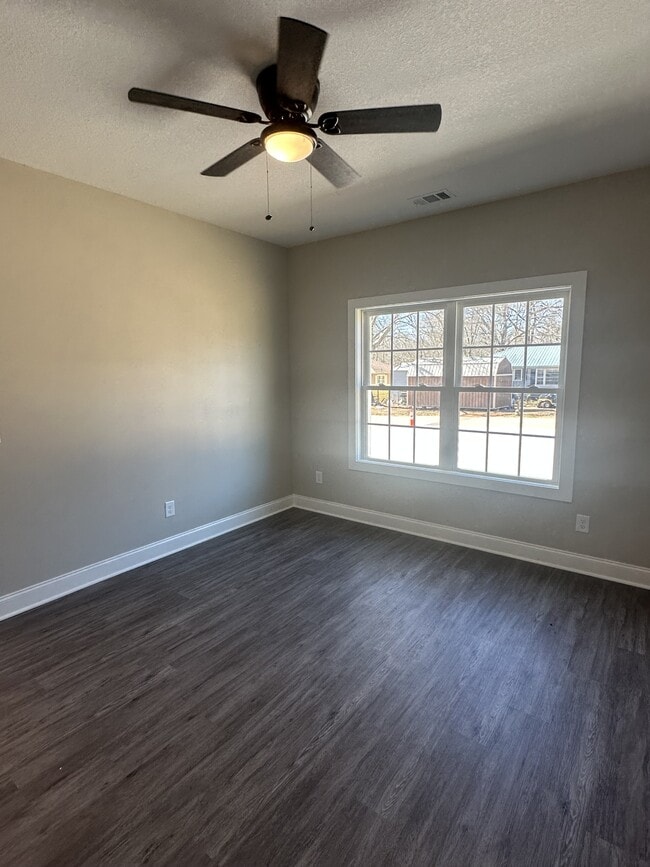 Building Photo - 205 Cunningham Dr