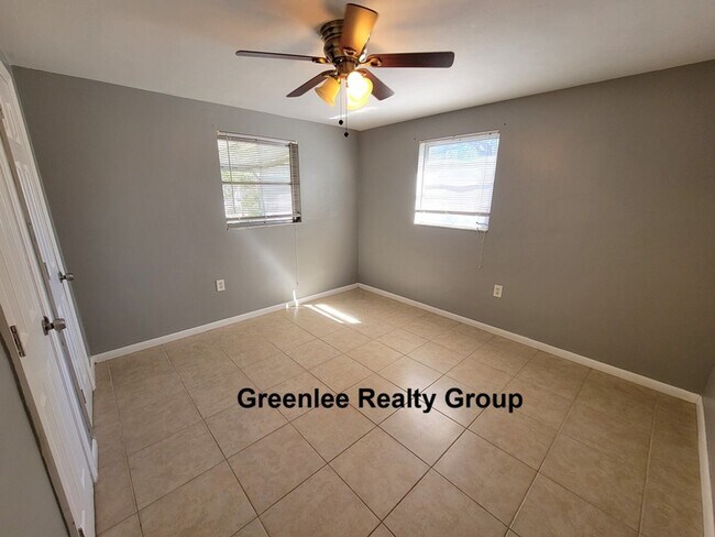 Building Photo - 4542-Grand