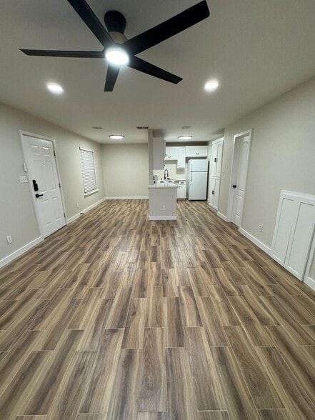 Building Photo - 721 Sonesta Dr
