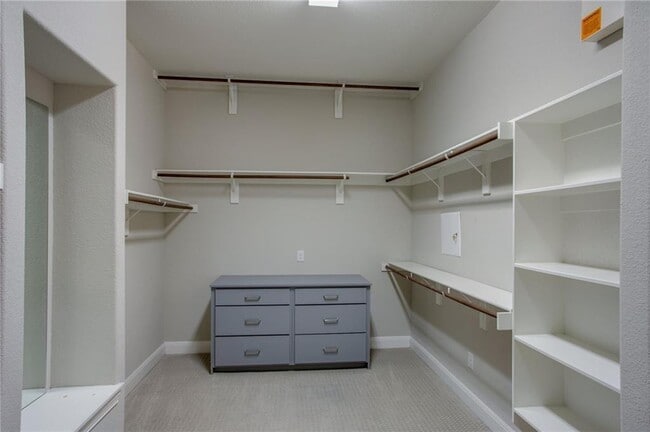 Building Photo - 820 Anahuac Dr