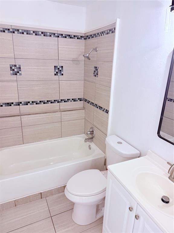 Building Photo - 6519 W Newberry Rd