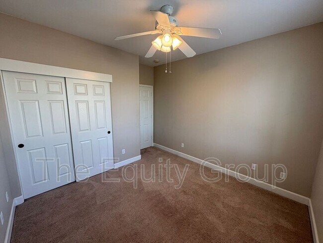 Building Photo - 3116 W Buena Vista Ave