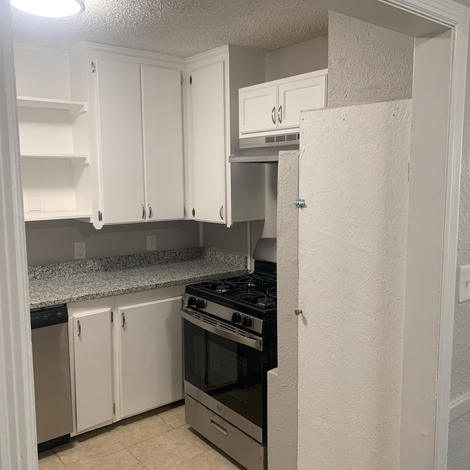 Building Photo - 1523 N Columbia Ave