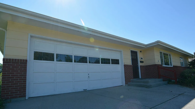 Primary Photo - 316 N 10th Ave
