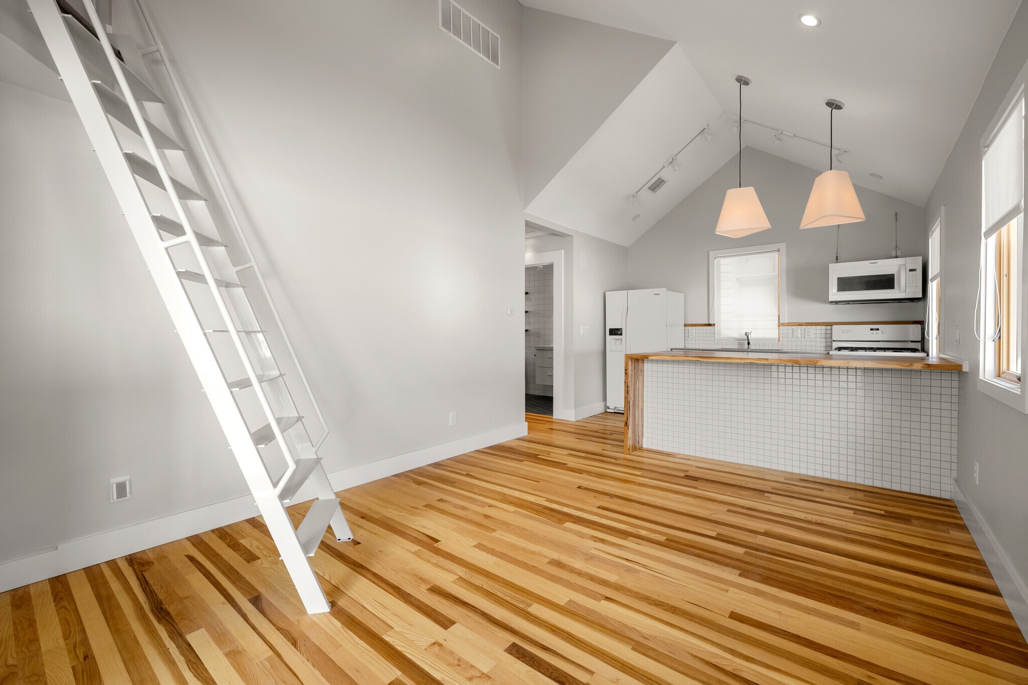 Building Photo - 126 Boston St