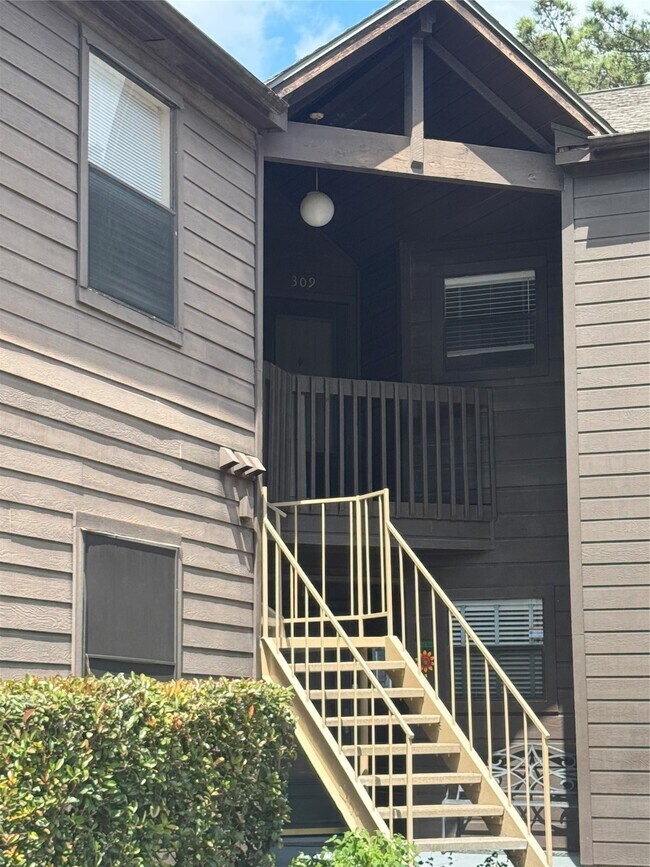 Building Photo - 12755 Mill Ridge Dr