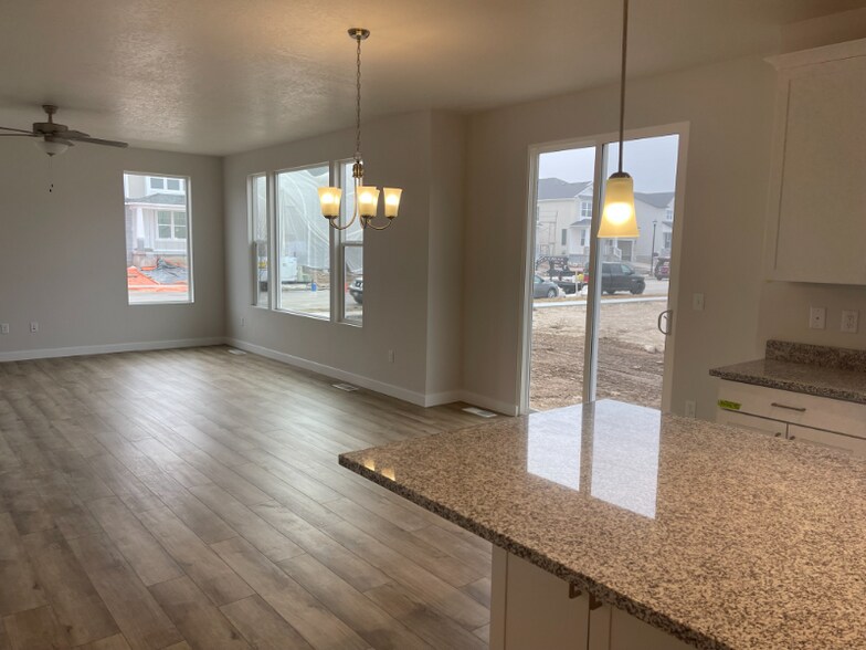Building Photo - 837 N Marble Rd