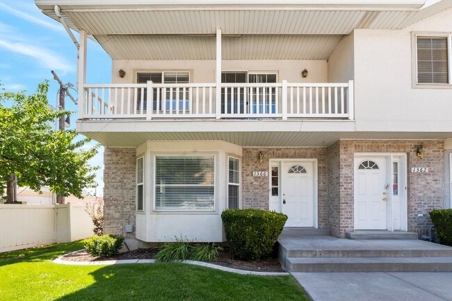 Building Photo - Peaceful Provo Row End Townhome