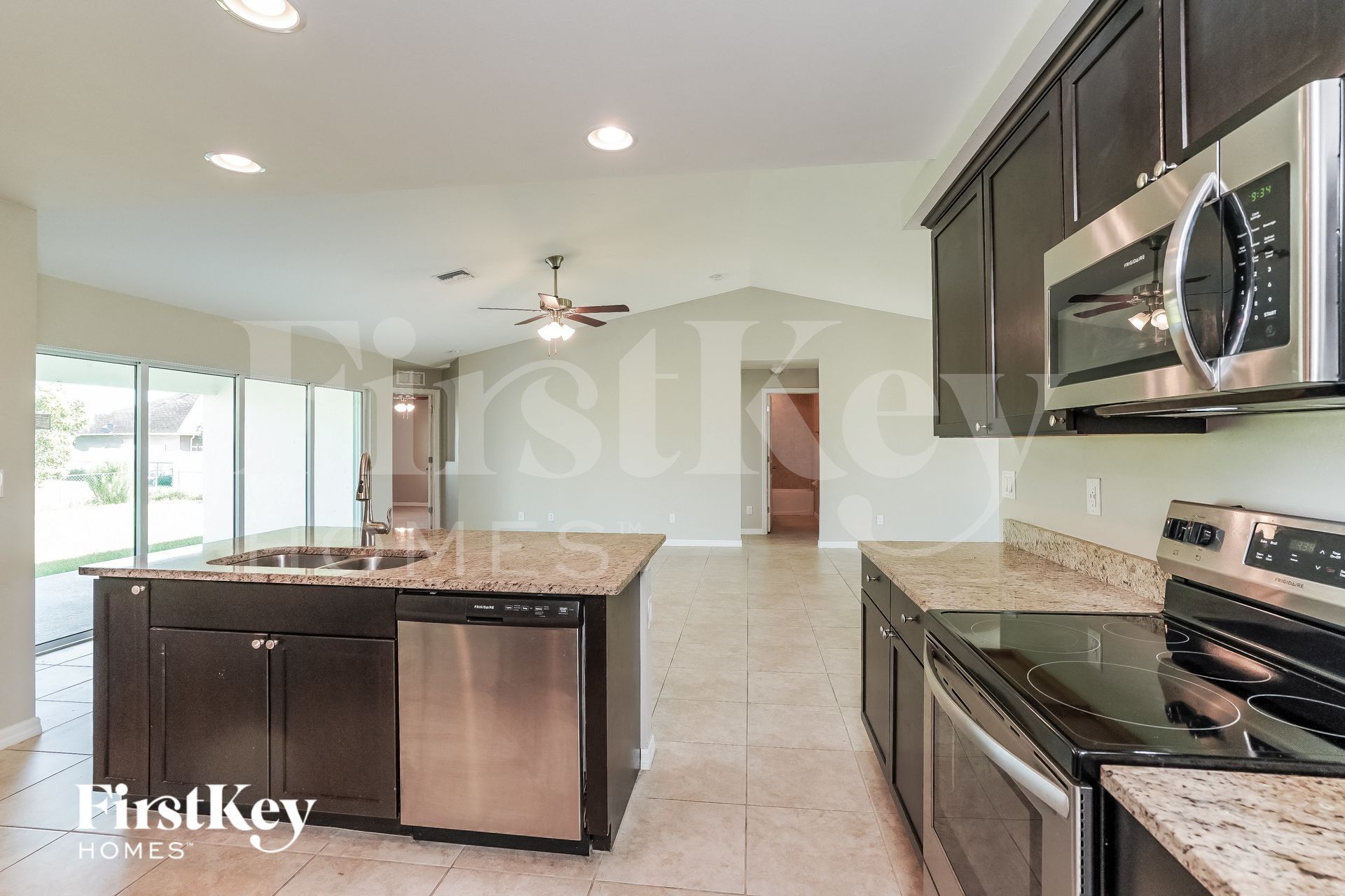 Building Photo - 23 NW 27th Ln