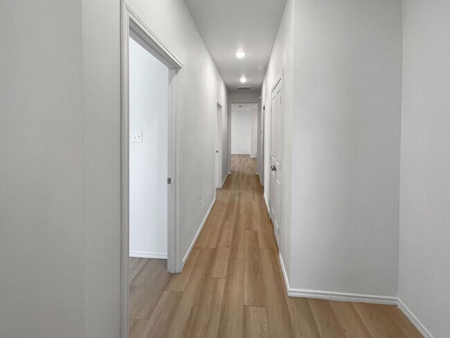 Building Photo - 5524 Itasca St