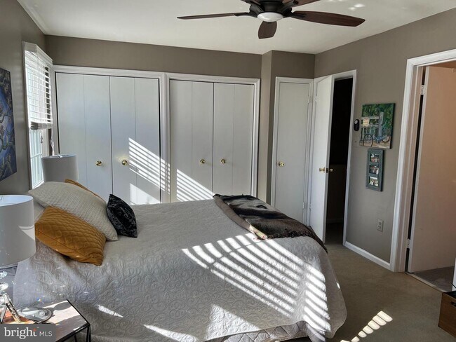 Building Photo - 37 Carriage House Cir