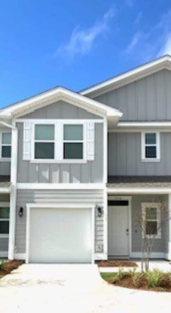 Building Photo - FURNISHED!!!  BEAUTIFUL 3 BEDROOM 2.5 BATH...