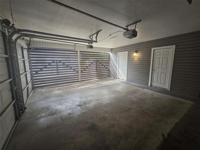 Building Photo - 1608 Sweetbriar Ave