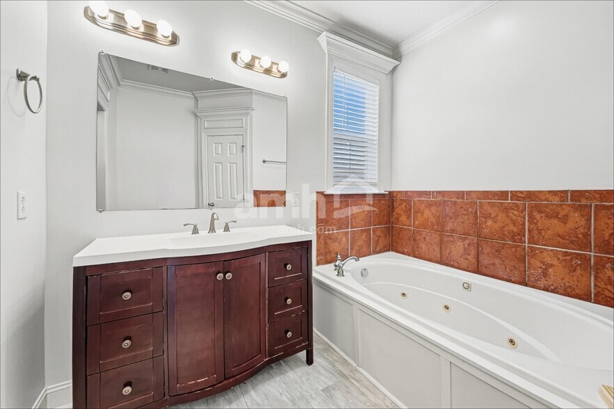 Building Photo - 3024 Silver Springs Ct