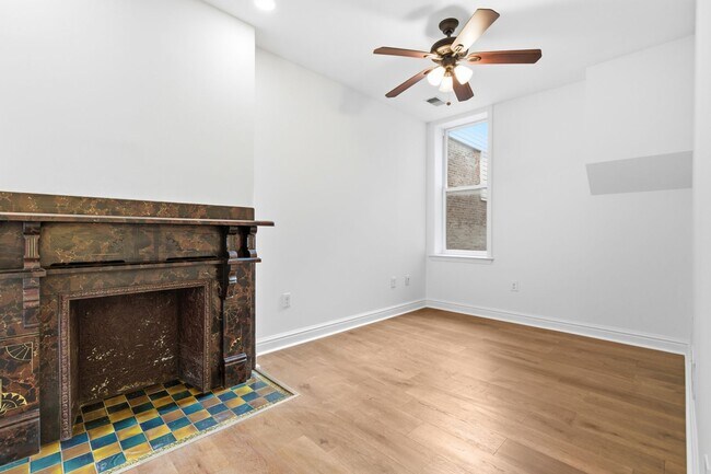 Building Photo - 2306 E Carson St